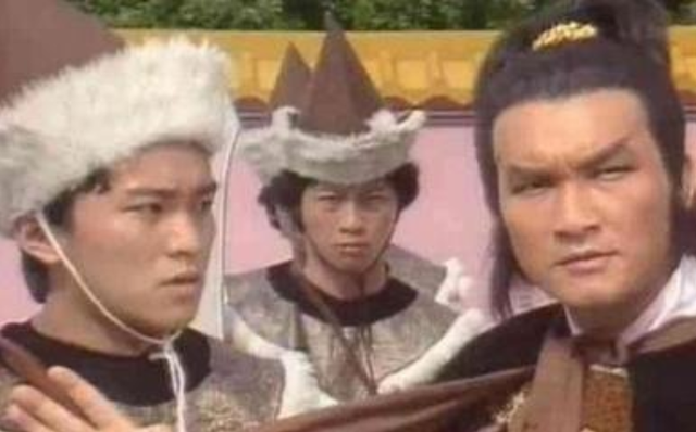 周星驰在武术片中的演出_周星驰武术功底视频_周星驰电影中出现的武术