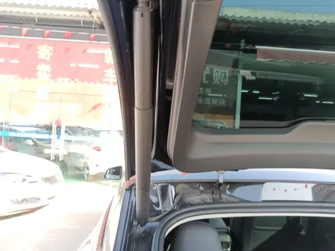 特斯拉电动能源车_特斯拉Model Y：智能与环保并行的电动SUV_特斯拉电力车