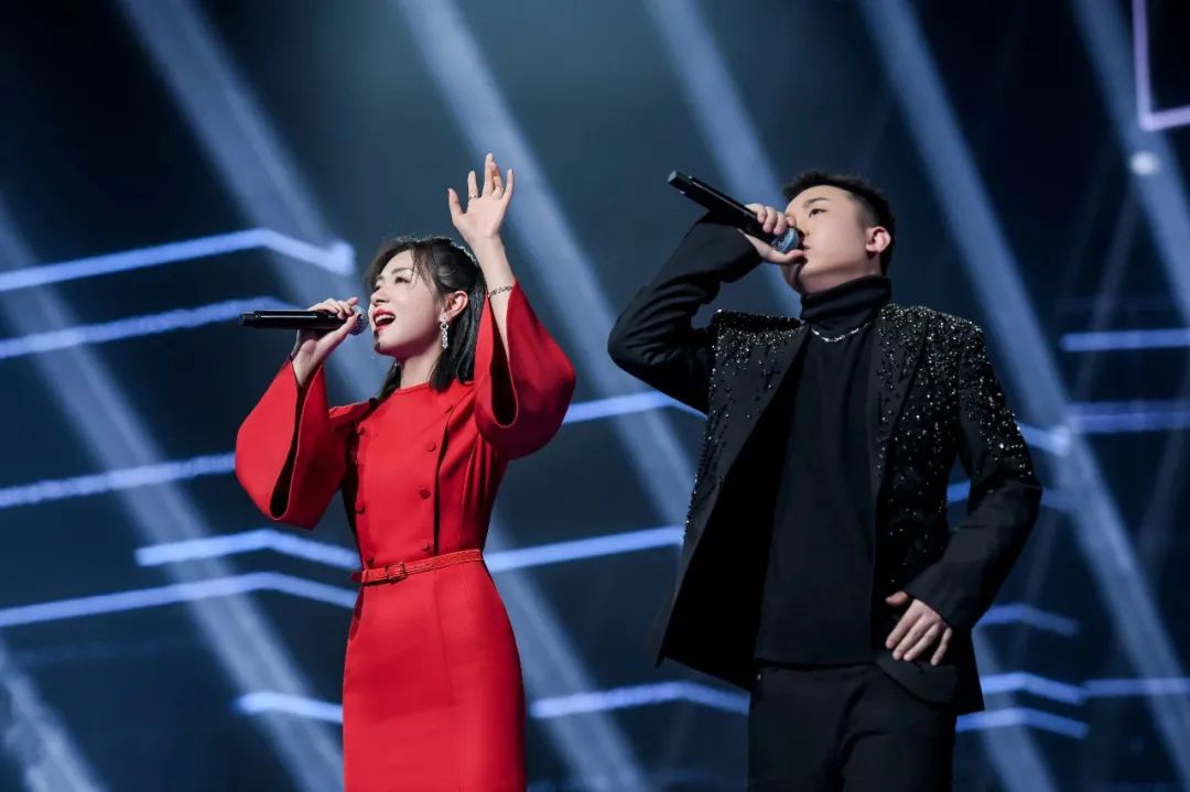 冯提莫与知名歌手合作，打造全新单曲_歌手冯提莫简介_冯提莫原唱歌曲