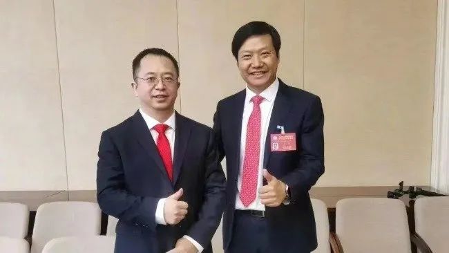 雷军周鸿祎同框合影：十年恩仇录，都付笑谈中_凤凰网