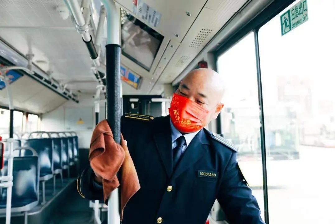 汽车与心理健康：驾驶对情绪的影响_心理情绪对安全驾驶的影响_情绪对驾驶员的影响