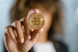 比特币价格波动分析：牛市与熊市交替及其影响因素详解